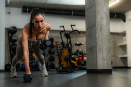 How The Renegade Row Will Help Build Core Strength, Shoulder Stability, and a Bigger Back