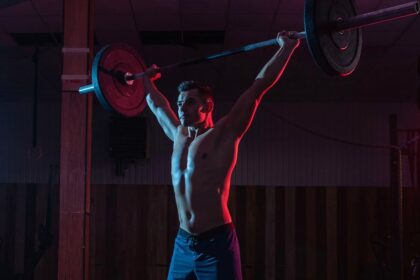 How to Fix Wrist Pain During Overhead Press—Plus 5 Shoulder-Building Alternatives